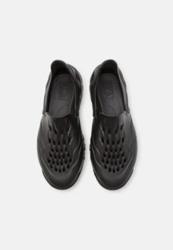 Vans Amzn Pacu - Slip-Ons - Caviar -Shoe Zone Store b55d56ac842f482b9638a36582bdc8e7