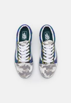 Vans Old Skool Unisex - Trainers - Multi-Coloured -Shoe Zone Store b5aeb827dd1044ec997e6f1974c06cfe