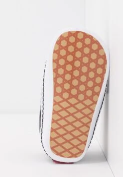 Vans In Sk8-Hi Crib Unisex - First Shoes - Black/True White -Shoe Zone Store b94a914d76be4418b5446881ac598df1