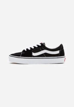 Vans Sk8 Low Unisex - Trainers - Black/True White