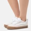 Vans Knu Skool Unisex - Skate Shoes - White