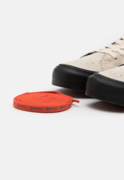 Vans Sk8 Gore-Tex Unisex - High-Top Trainers - Turtledove/Marshmallow -Shoe Zone Store ce201a87465d4e22bbf3087a7e0b1f1a