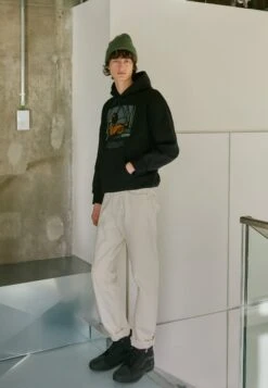 Vans Sk8 Hi Gore Tex Mte Unisex - High-Top Trainers - Blackout -Shoe Zone Store cff931b42f3c432cbf4ab304020f084c