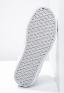 Vans Sk-Hi - High-Top Trainers - True White -Shoe Zone Store d02048ee34734bfabc36094b5d0ee1af