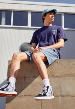 Vans Sk8-Hi Unisex - High-Top Trainers - Frances Stark/Black -Shoe Zone Store d1a1c1b858a94299be73eae2dc588871