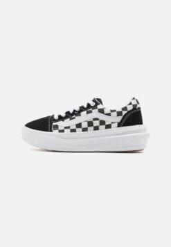 Vans Ua Old Skool Overt Cc - Trainers - Black/White