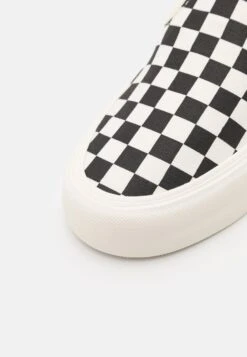 Vans Slip On Vr3 Unisex - Slip-Ons -Shoe Zone Store d2dc6b25bd504794836e2f569ee66386