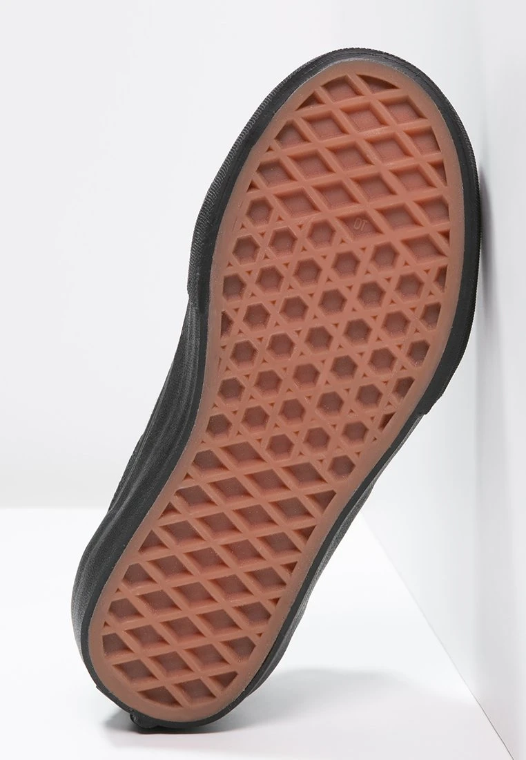 Vans Old Skool - Trainers - Black 5 Vans Old Skool - Trainers - Black - Image 5