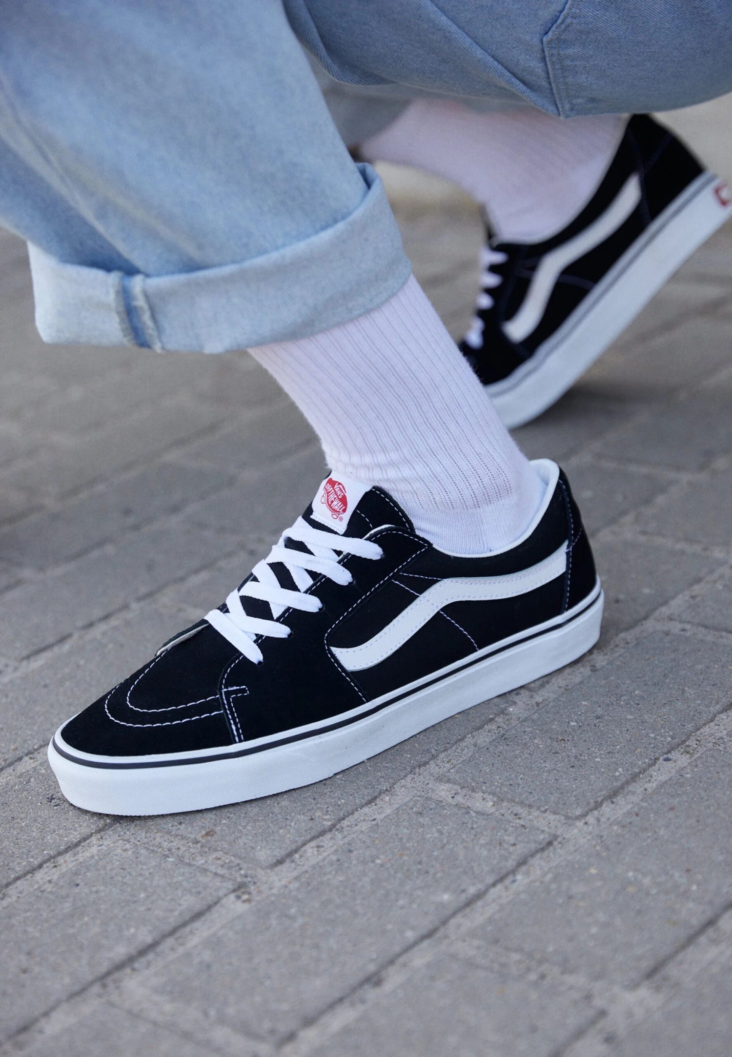Vans Sk8 Low Unisex - Trainers - Black/True White 2 Vans Sk8 Low Unisex - Trainers - Black/True White - Image 2