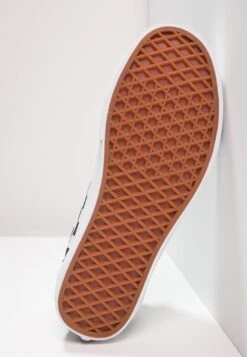 Vans Ua Old Skool - Trainers - Black/White -Shoe Zone Store d52b7665b1894cb894fedd5edfa7843e