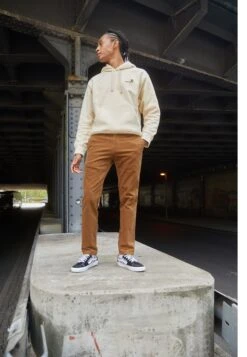 Vans Sk8-Low Unisex - Trainers -Shoe Zone Store d52e0e69b0a24f0982a194726558bf07