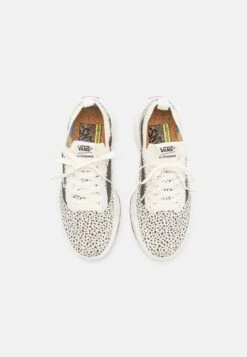 Vans Ultrarange Vr3 - Trainers - Marshmallow/Black 11 Vans Ultrarange Vr3 - Trainers - Marshmallow/Black -Shoe Zone Store e2bc37b9c41541f09989feffdb8db357