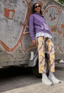 Vans Stackform - High-Top Trainers - Off-White -Shoe Zone Store e35e39a210e843af87cc650d1c28482b