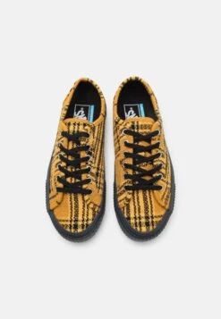 Vans Delridge Sf Unisex - Trainers - Alex Knost/Lee-Ann Curren Yellow -Shoe Zone Store e3e3a20d19104332a066ef85c55e14b4