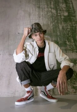 Vans Sk8 Hi Unisex - High-Top Trainers - Chili Oil 9 Vans Sk8 Hi Unisex - High-Top Trainers - Chili Oil -Shoe Zone Store e65cc602833f4659836631d3d7f8064a