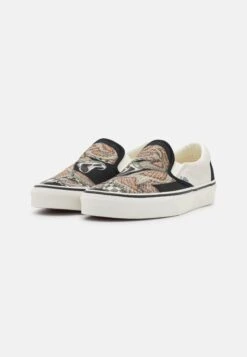 Vans Ua Classic Slip-On Unisex - Slip-Ons - Desert/Black -Shoe Zone Store f0c0dca2483c475bac97701d6216dad1