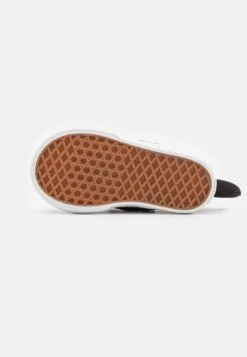 Vans Triceratops Slip-On Unisex - Trainers - Black/True White -Shoe Zone Store f3d1c575ed9d4fb0837aa0d66ed3fa1f