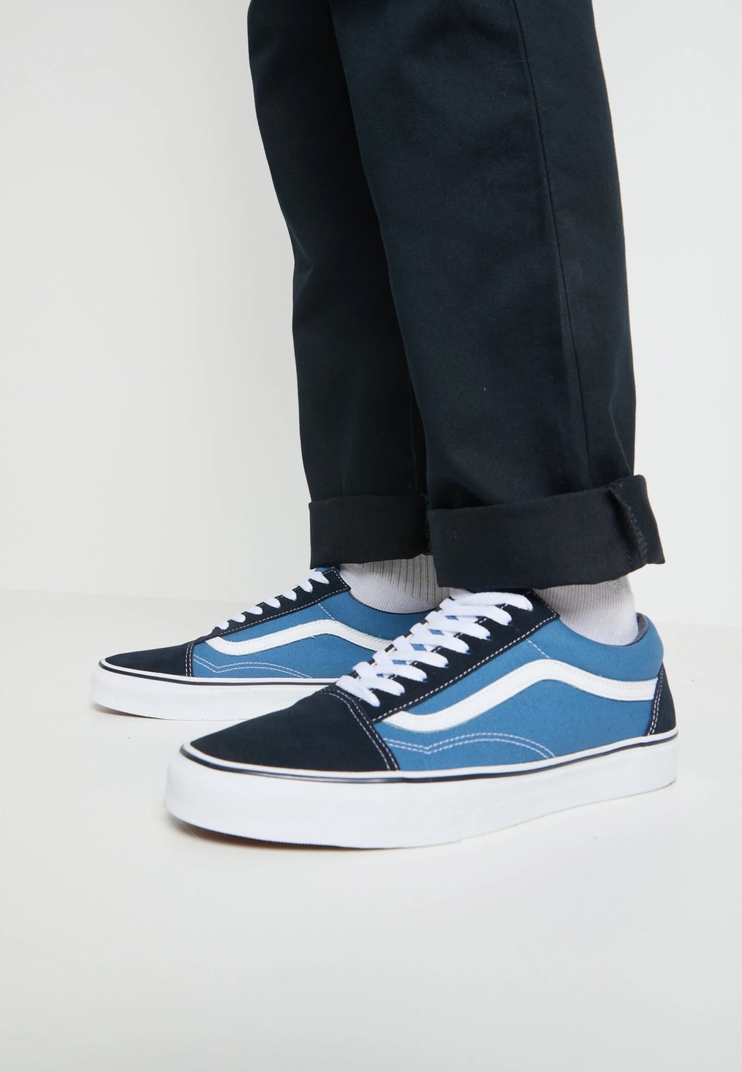 Vans Ua Old Skool Unisex - Trainers - Navy 3 Vans Ua Old Skool Unisex - Trainers - Navy - Image 3