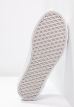 Vans Ua Old Skool Unisex - Trainers - True White -Shoe Zone Store f6de9475a39648e7b38046f31ab90dac