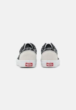 Vans Old Skool Unisex - Trainers - White/Black -Shoe Zone Store fd4497318bcc4319b1a93ac11f9d1029